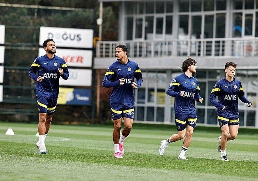 Babası önümüzdeki sezon Fenerbahçe'de demişti! Premier Lig devine imza atıyor...