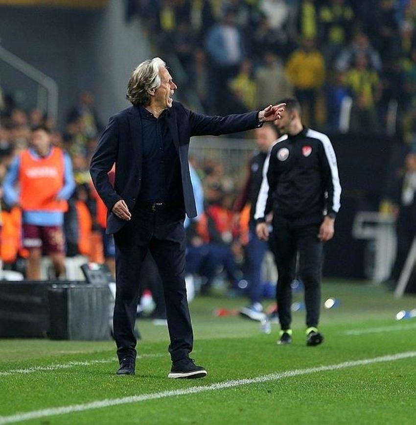 Babası önümüzdeki sezon Fenerbahçe'de demişti! Premier Lig devine imza atıyor...