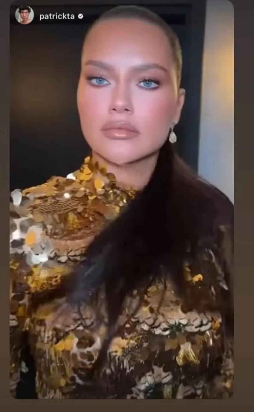 Adriana Lima şimdi de kıyafetiyle dikkatleri çekti ve sosyal medyada çok konuşuldu!