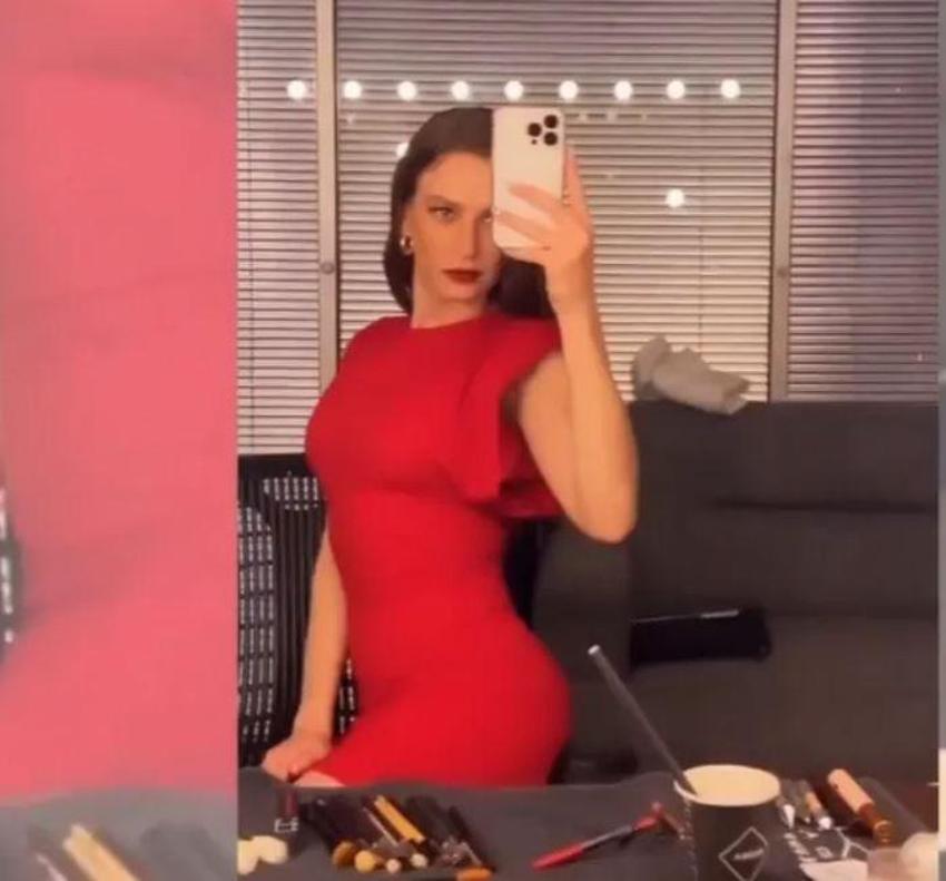 Serenay Sarıkaya'dan ayna videosu! Kırmızı elbisesiyle göz kamaştırdı