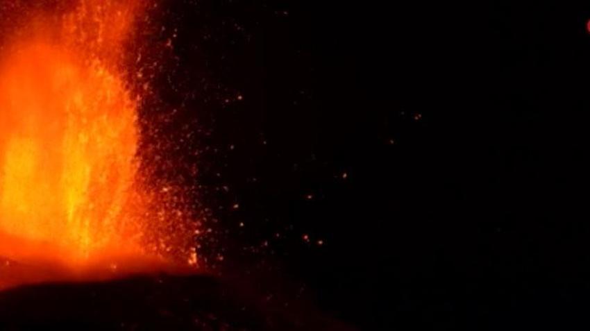 Etna Yanardağı nerede, Türkiye'ye yakın mı? Etna Yanardağı patlaması asit yağmuruna neden olur mu, Etna Yanardağı hala aktif mi?