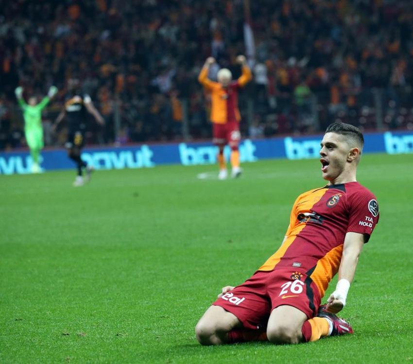 Halil Dervişoğlu'nu aldılar, Nelsson'a talip oldular şimdi de yıldız futbolcu için masaya oturdular