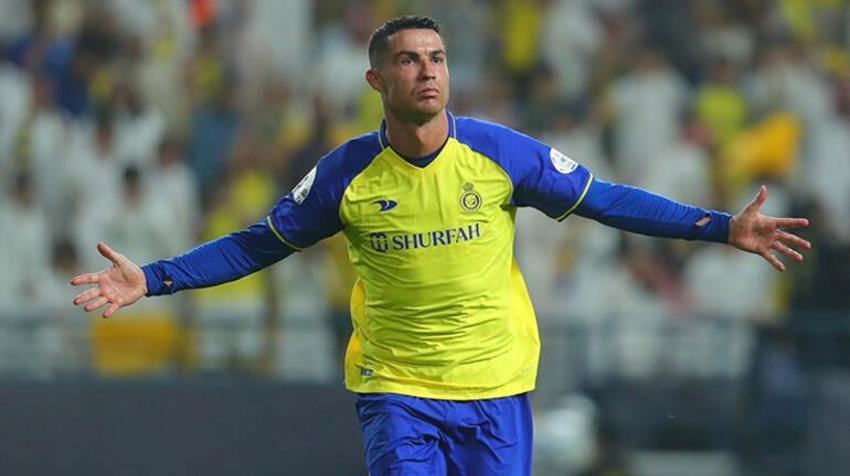Cristiano Ronaldo, golden sonra secdeye gitti gönülleri fethetti!