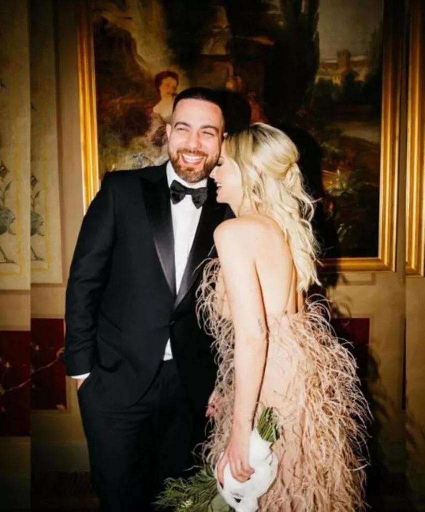 Hadise ve Murda'nın pozu olay oldu! 'Evlenin artık'