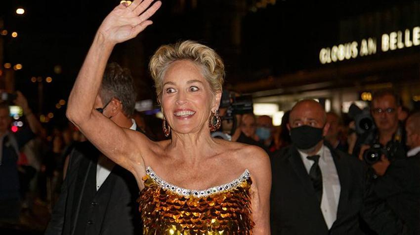 Sharon Stone bikinili pozuyla sosyal medyayı salladı