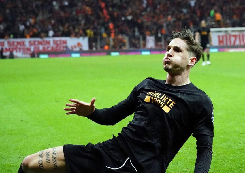 150 dolarlık parfüm için uçağı birbirine kattı! Okan Buruk yıldız futbolcuyu zor sakinleştirdi