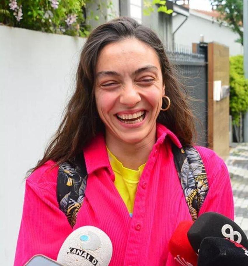 Kıyafeti eleştiri yağmuruna tutulmuştu: Merve Dizdar'dan kötü yorumlara yanıt