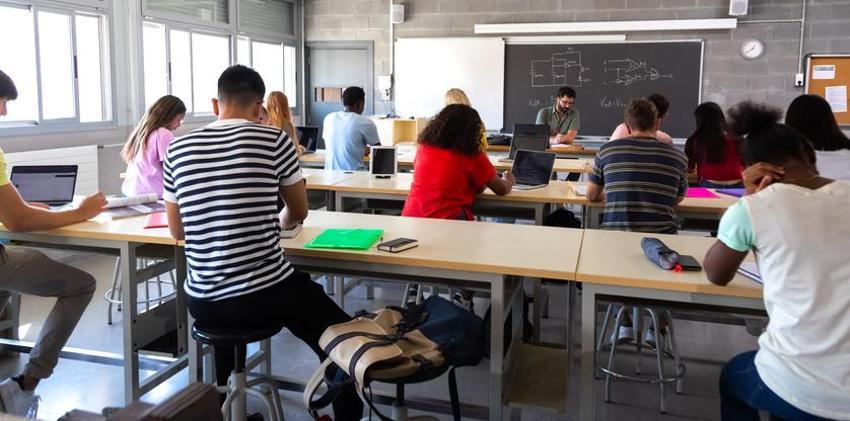Devamsızlık 5 gün olunca belge alınmıyor mu? Özürsüz devamsızlık kaç gün olursa belge alınamaz, özürsüz devamsızlık tam 5 gün olursa belge alınır mı (lise ve ortaokul)?
