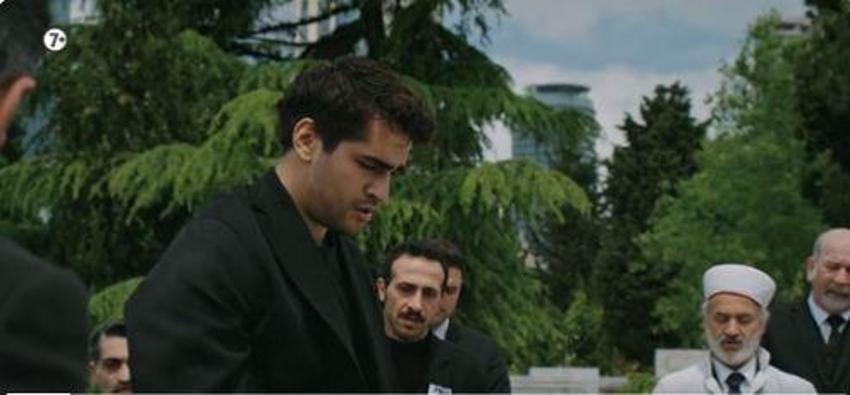 Yalı Çapkını dizisinde Fuat'ın cenazesi kalktı! Sezon finalinde yine ölüm var!