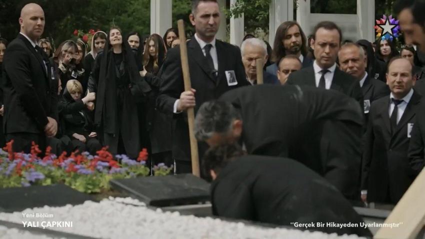 Yalı Çapkını dizisinde Fuat'ın cenazesi kalktı! Sezon finalinde yine ölüm var!