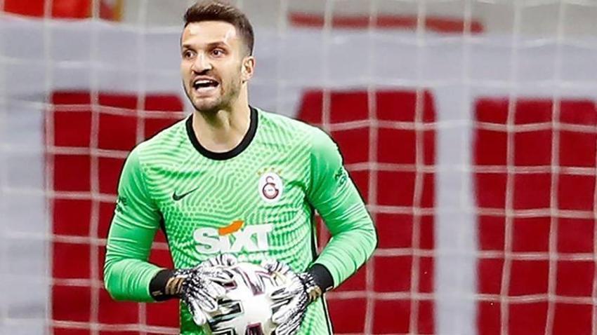 İkisi için 'oynarlarsa Galatasaray'ı şampiyon yaparlar' deniyordu! Okan Buruk 5 oyuncunun hesabını kesti