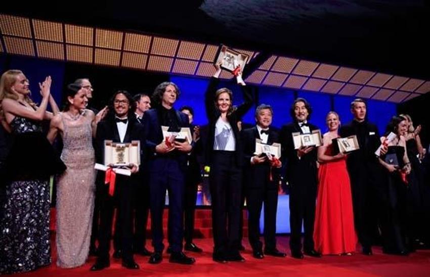 Merve Dizdar Cannes'da en iyi kadın oyuncu ödülünü aldı! Ünlülerden tebrik mesajları yağdı