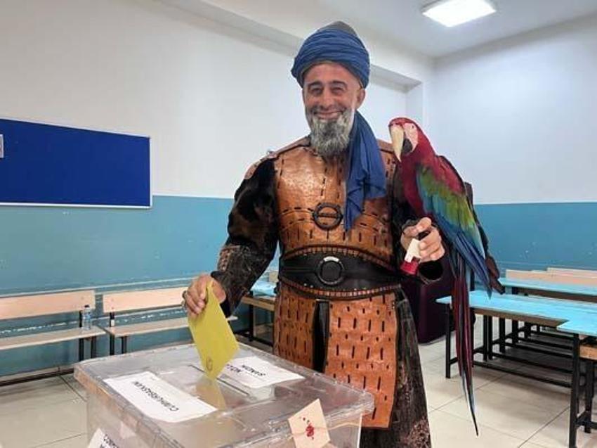 Gören dönüp bir kez daha baktı! Renkli görüntüler