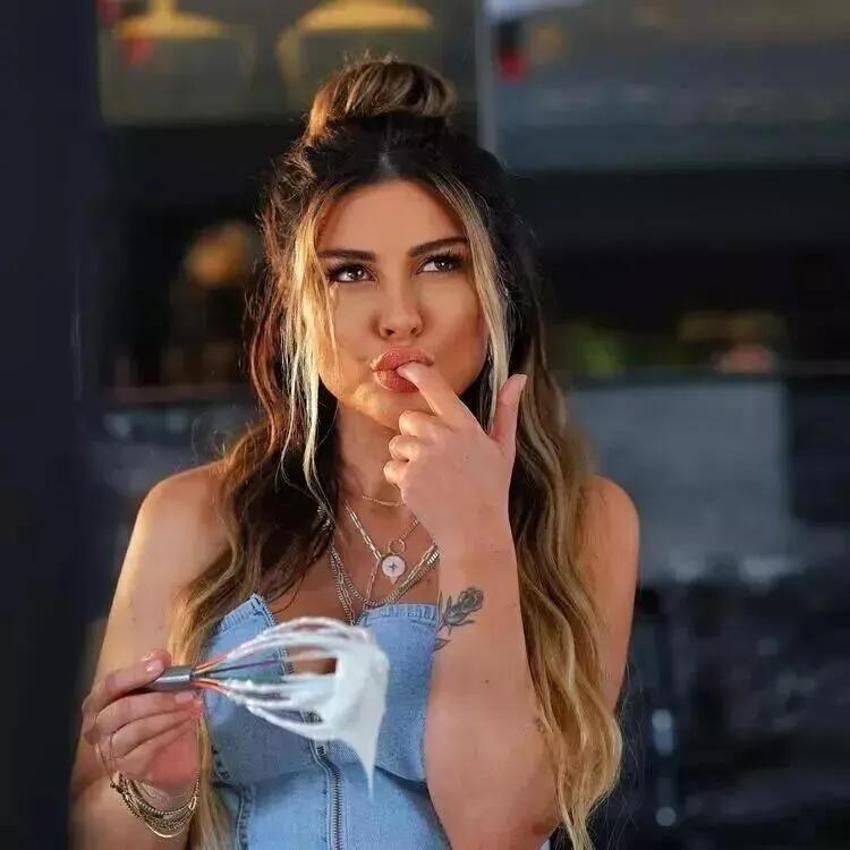 Selen Görgüzel'den Aslı Zen'e yanıt geldi! '100 milyon TL verirse şarkı söylemeyi bırakırım'