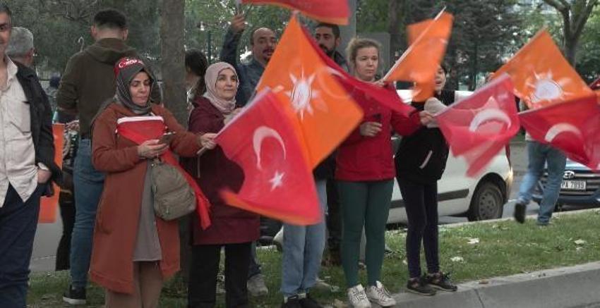 Seçim sonuçları sonrası coşku sokaklara taştı! İşte yurdun dört bir yanından zafer kareleri