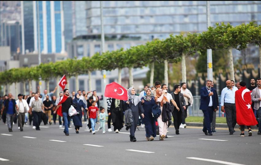 Seçim sonuçları sonrası coşku sokaklara taştı! İşte yurdun dört bir yanından zafer kareleri