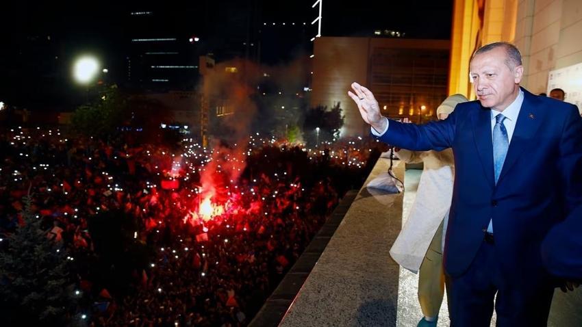 Balkon konuşması nedir, neyi simgeler? Cumhurbaşkanı Erdoğan ilk balkon konuşmasını ne zaman yaptı?