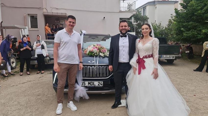 TOGG İzmir'de gelin arabası olarak kullanıldı