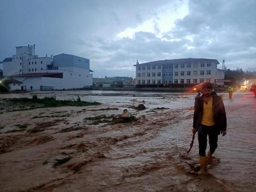 Meteoroloji'den son dakika uyarısı: Sağanak yağmur, sel ve dolu! Tarih belli oldu