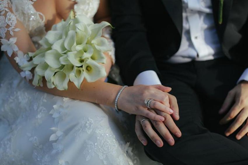 Evlilik kredisi başvurusu nasıl yapılır, 150 bin TL Aile ve Gençlik Bankası evlilik kredisi başvuru şartları nelerdir, yaş sınırı var mı? Evlilik kredisi ne zaman verilecek, nasıl alınır, 150 bin TL evlilik kredisi kimlere verilecek?