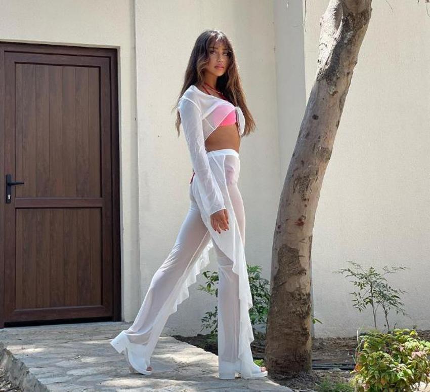 Zeynep Alkan'dan bikinili pozlar! Beğeni topladı