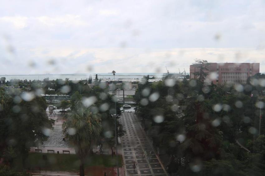 Meteoroloji son dakika uyardı: Yağmur dalgası illeri fena vuracak! Sel, fırtına, hortum alarmı