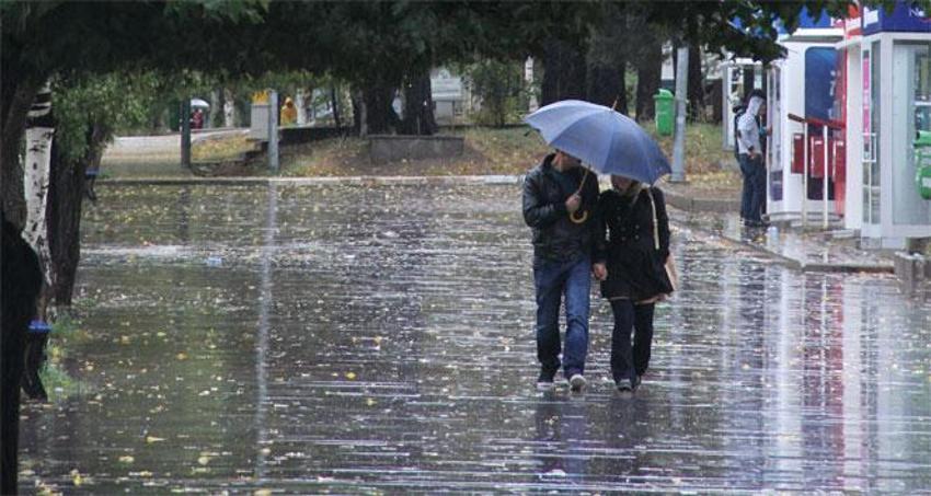 Meteoroloji son dakika uyardı: Yağmur dalgası illeri fena vuracak! Sel, fırtına, hortum alarmı
