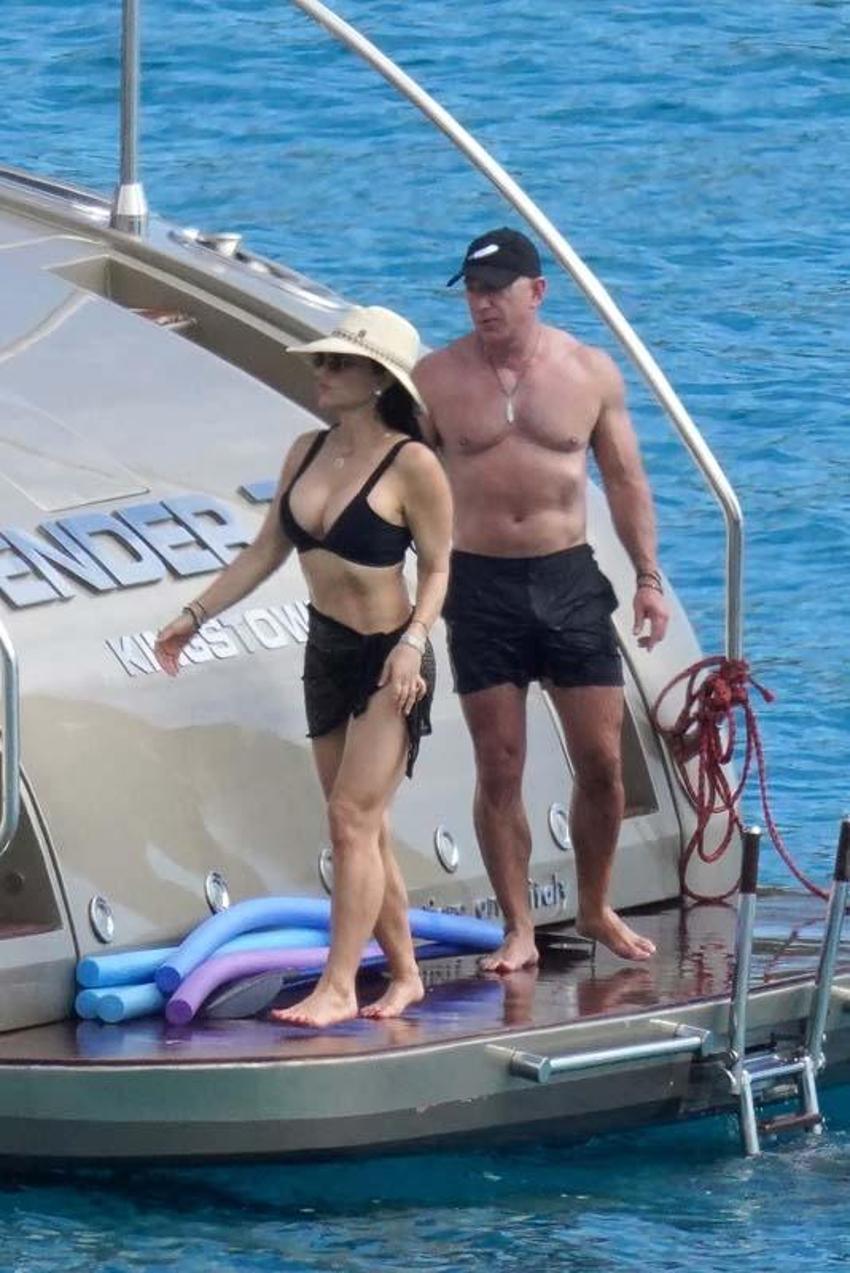 Jeff Bezos ve nişanlısından şaşırtan hamle! 