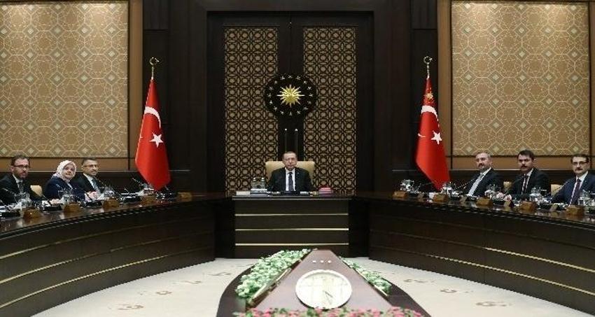 Yeni Bakanların isim listesi 2023! 3 Haziran Yeni Kabinede kimler var, hangi isimler bakan oldu? İçişleri Bakanı, Sağlık Bakanı, Hazine ve Maliye Bakanı, Çalışma ve Sosyal Güvenlik...