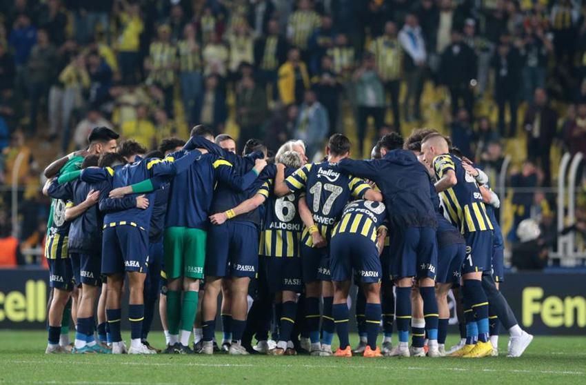 Ali Koç'tan akla hayale gelmeyecek transfer bombası! 'Bonservisini çöz Fenerbahçe'ye imza at'