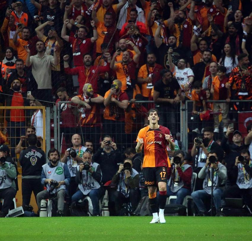 Okan Buruk'a kötü haberi verdi! Galatasaray'dan ayrılacak 4 yıldızı açıkladı