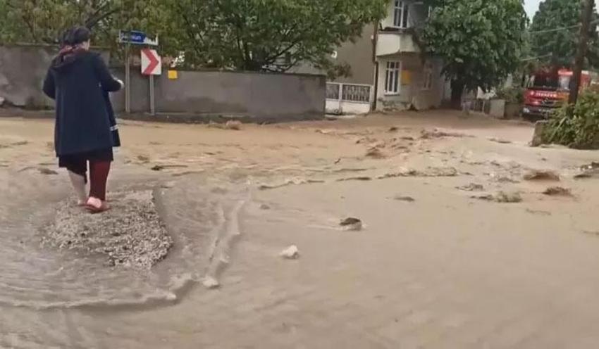 16 şehir için Meteoroloji'den sarı ve turuncu kodlu uyarı! Kastamonu ve Sinop için kuvvetli yağış alarmı...