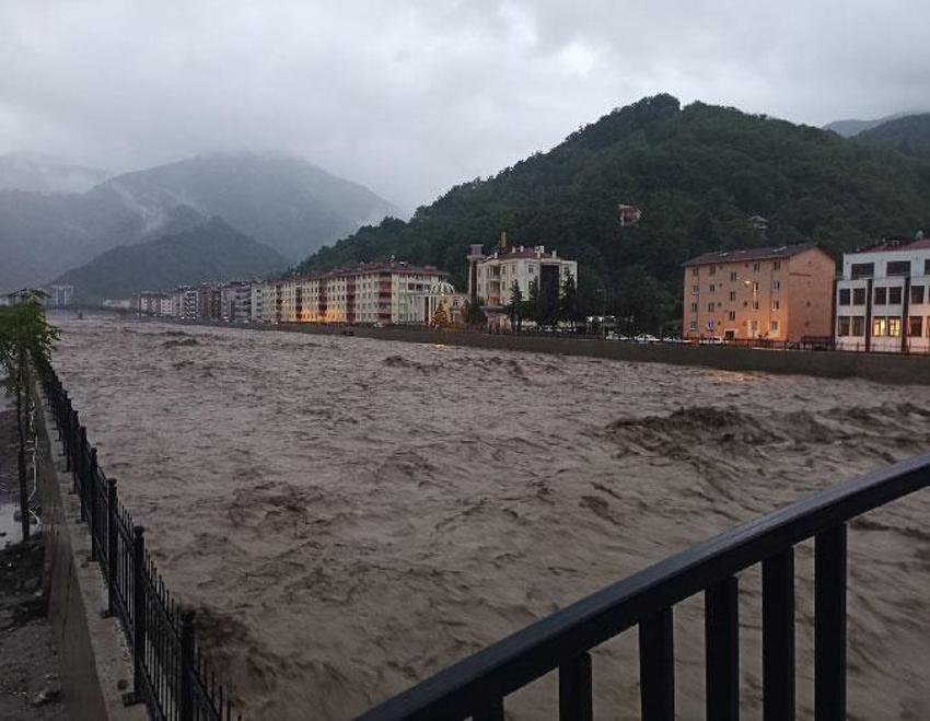 16 şehir için Meteoroloji'den sarı ve turuncu kodlu uyarı! Kastamonu ve Sinop için kuvvetli yağış alarmı...