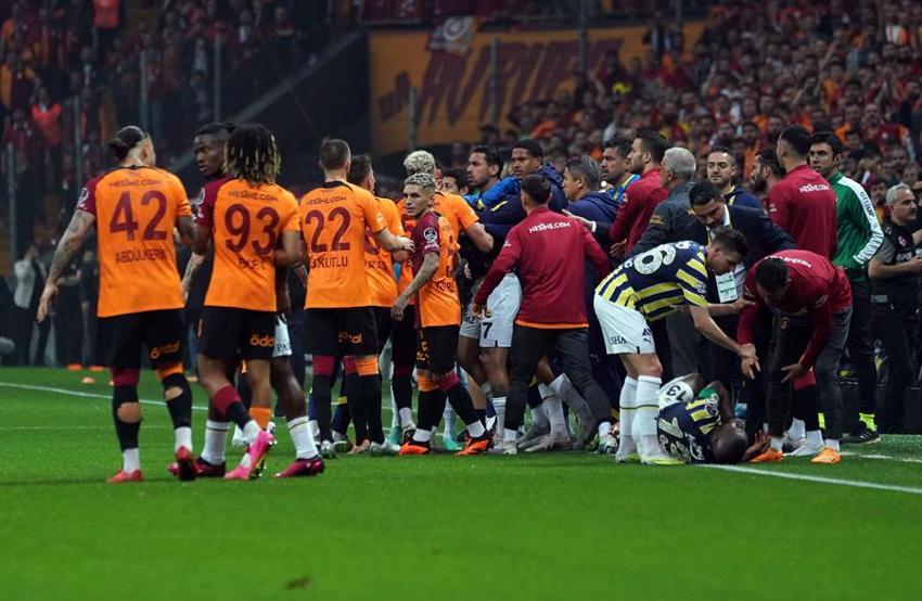 En son Selçuk İnan, Engin Baytar, Burak Yılmaz gelmişti! Trabzonspor'dan Galatasaray'a 2 yıldız daha