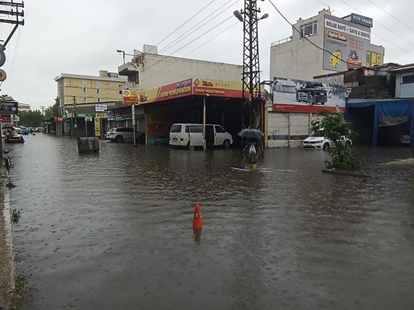 Meteoroloji sel tehlikesine karşı uyardı! İstanbul, Ankara, İzmir dahil 58 ilde günlerce sürecek
