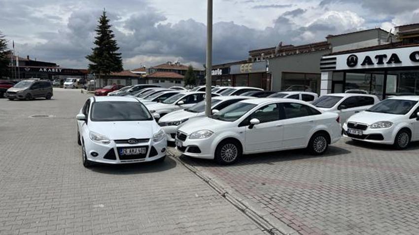 Bayram öncesi ikinci el araç satışları patladı! 'Dükkanın önünde araba yok'