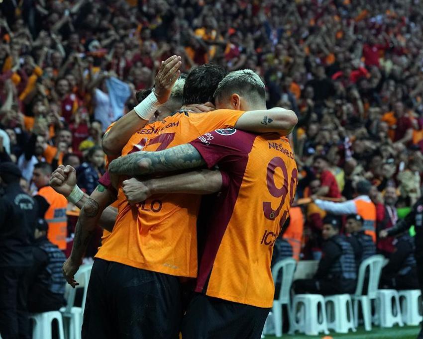 Geçen sene Konferans Ligi finalinde Zaniolo'nun karşısında dayanamamıştı! Cimbom'a yeni Onyekuru