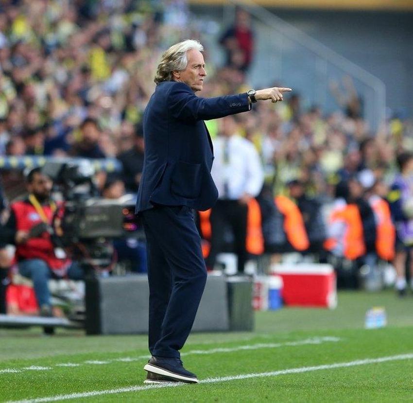 Jorge Jesus'un yerine Okan Buruk ve Emre Belözoğlu'nun hocası geliyor! 