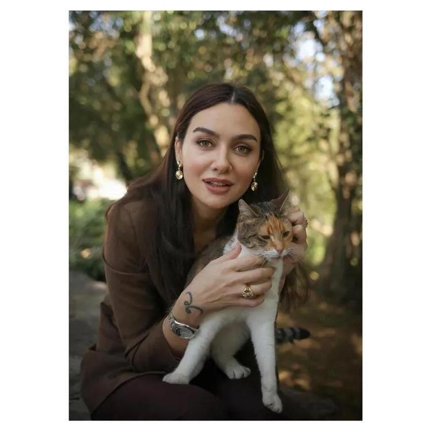 Birce Akalay 'Bu tuzağa düşmeyin' diyerek takipçilerini uyardı!