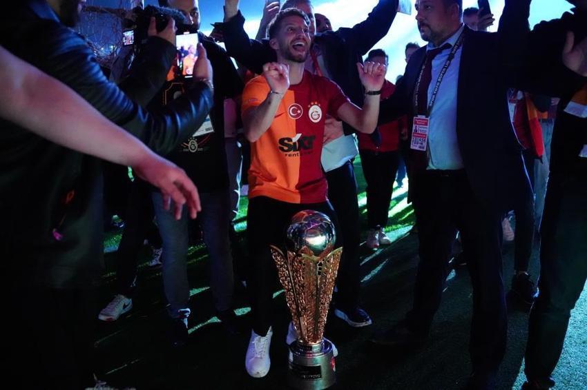 Galatasaray 2 transferi bitiriyor! Dursun Özbek'ten Icardi, Zaniolo, Uğurcan, Rashica ve Felix açıklaması