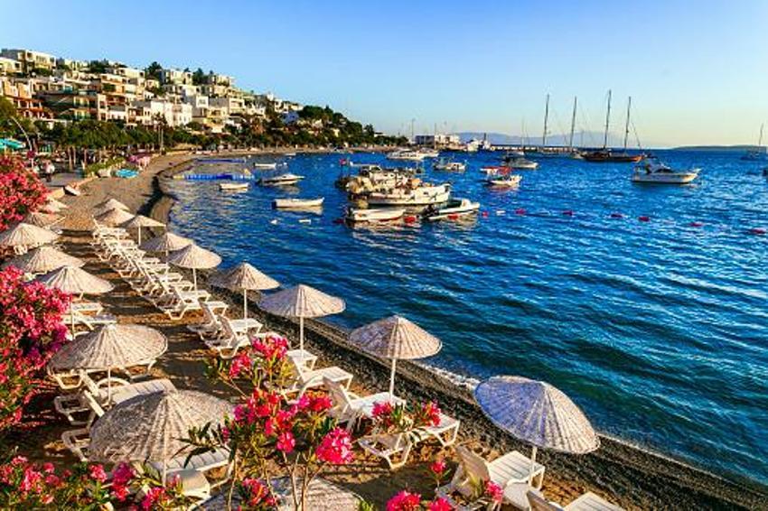 Plaj ücretleri cep yakıyor! Kişi başı 5 bin TL isteyen de var, Euro ile ödeme talep eden de...