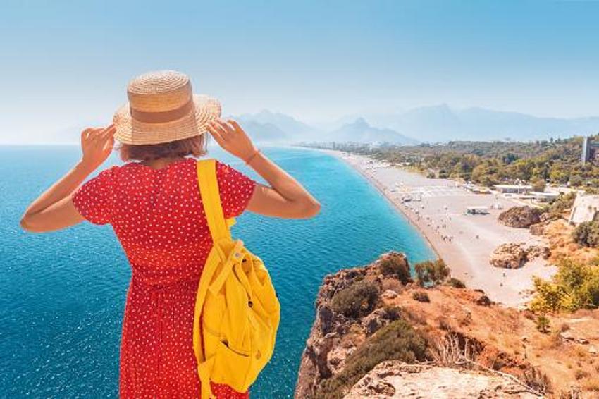 Plaj ücretleri cep yakıyor! Kişi başı 5 bin TL isteyen de var, Euro ile ödeme talep eden de...