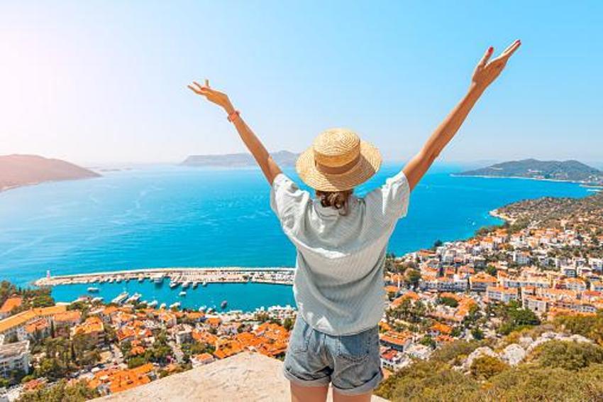 Plaj ücretleri cep yakıyor! Kişi başı 5 bin TL isteyen de var, Euro ile ödeme talep eden de...