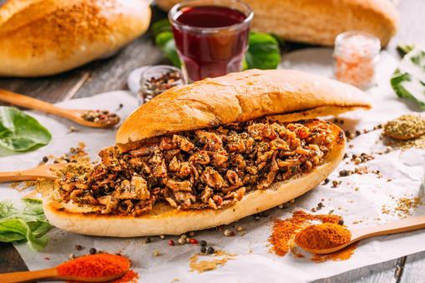 Şimdi de kokoreç! Yunanistan bir yemeğimizi daha sahiplendi