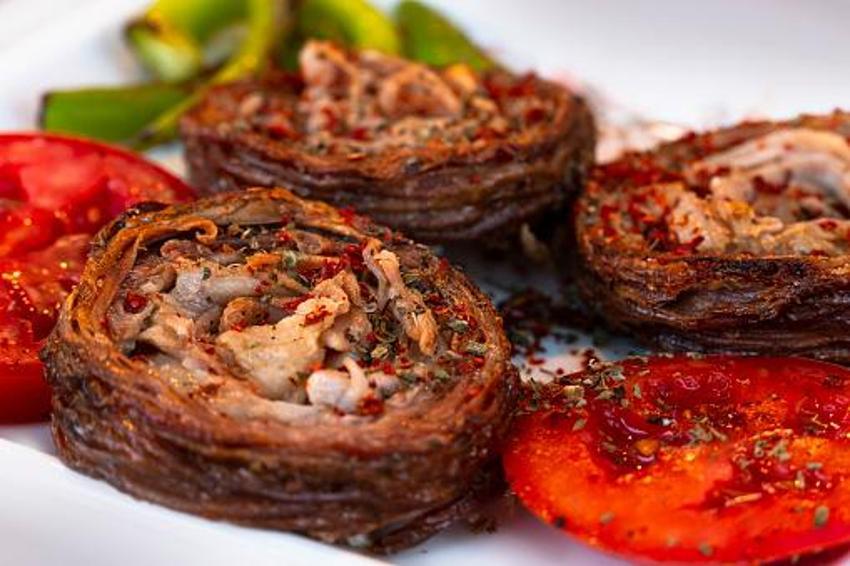 Şimdi de kokoreç! Yunanistan bir yemeğimizi daha sahiplendi