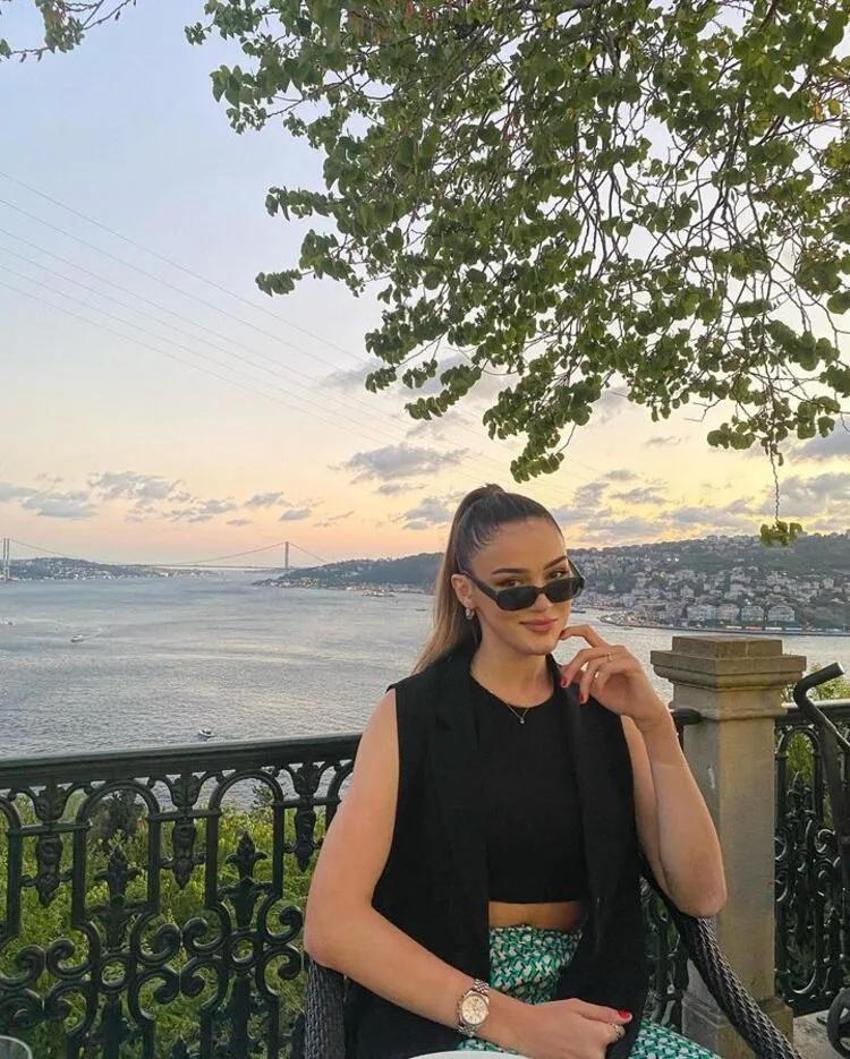 Zehra Güneş, pozlarıyla yaktı geçti! 'Voleybolcu olmasaymış model olurmuş'