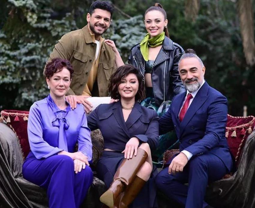 Rabia Soytürk kumsalda pozlar verdi! Fiziği dikkat çekti