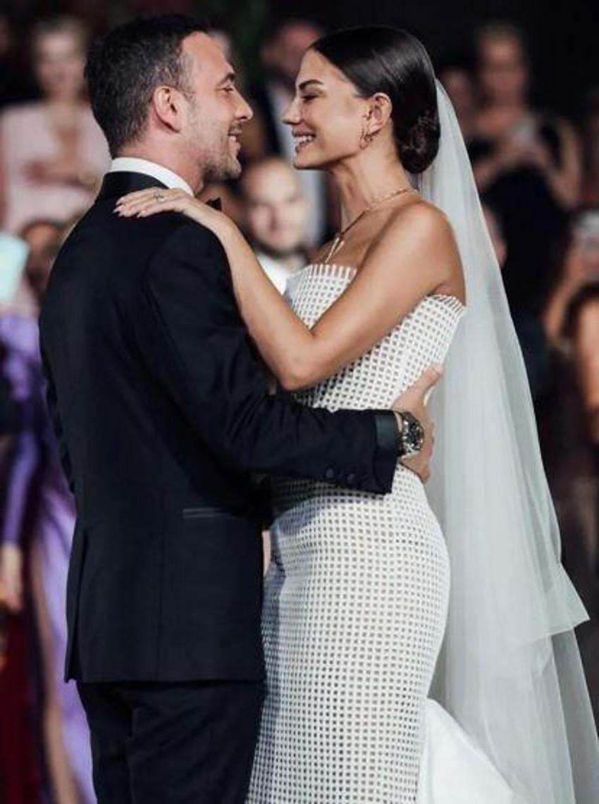 Demet Özdemir'in elbisesinin fiyatı ortaya çıktı! 'Asla bu kadar etmez'