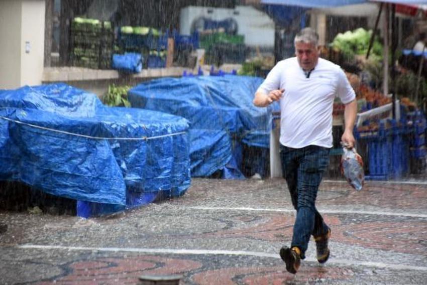 Kuvvetli yağış geliyor! Meteoroloji saat verip, sel felaketi uyarısı yaptı: 20 il için sarı kodlu alarm