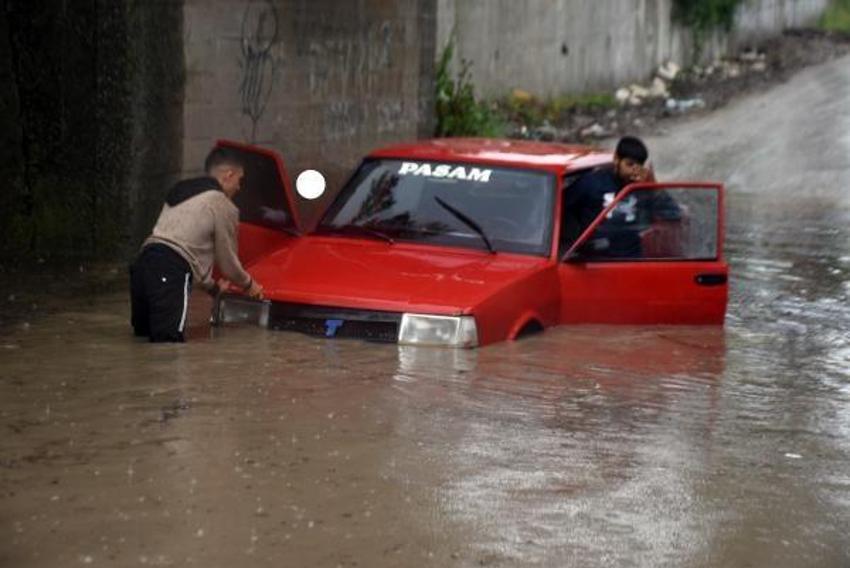 Kuvvetli yağış geliyor! Meteoroloji saat verip, sel felaketi uyarısı yaptı: 20 il için sarı kodlu alarm